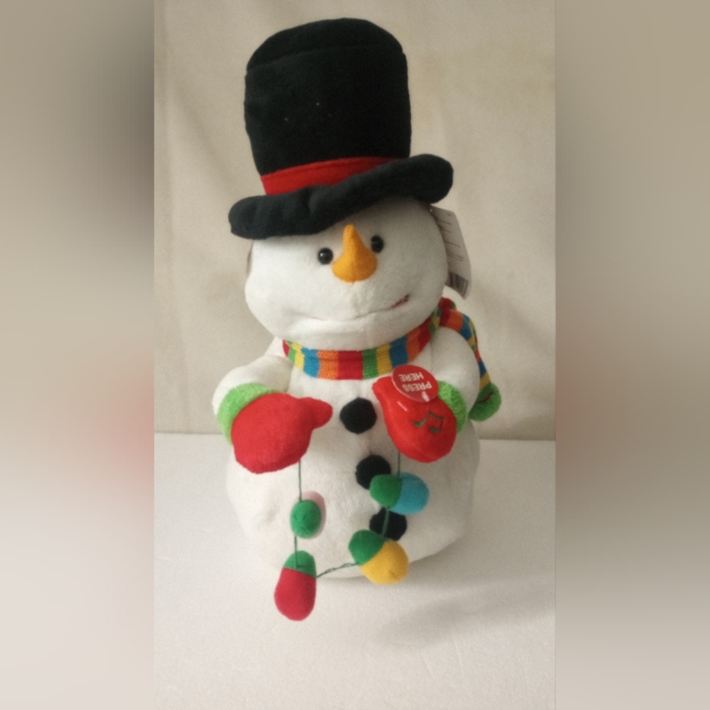 Cuddle Barn Animation Snowman Singing.